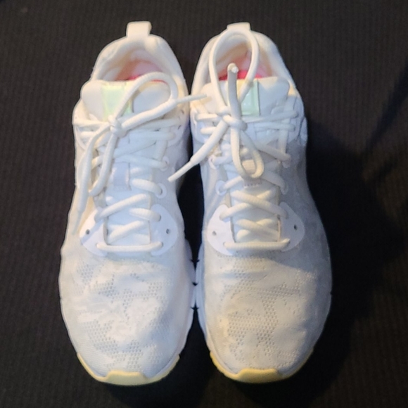 Nike Air Lace Design Sneakers - Picture 2 of 16